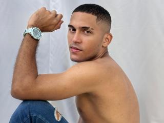 DereckStorm live cam model at XLoveCam