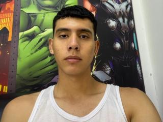 MateoStrogn live cam model at XLoveCam