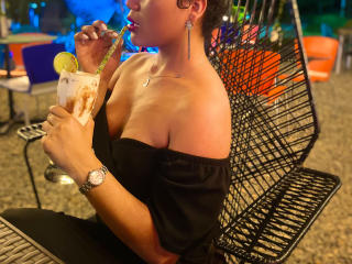 SophieSonyas Blowjob XXX Cams - Photo 18/21