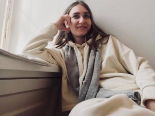 HottieBu live cam model at XLoveCam