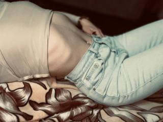 NikaEmbert live cam model at XLoveCam