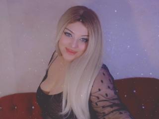 SecretLand live cam model at XLoveCam