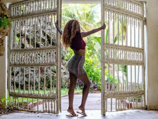 Penzi-hot live cam model at XLoveCam