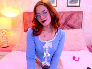 EmmaThomsonn Boobs Liveshow - Photo 4/17