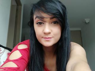 Katnnis live cam model at XLoveCam