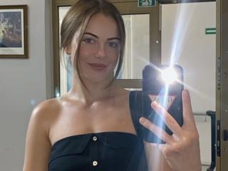 SophiaDream Blowjob XXX Cams - Photo 18/19