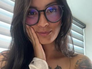 NiaWhite Pussy Video Webcam - Photo 5/21