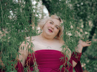 EllaBigBabe Image Gallery