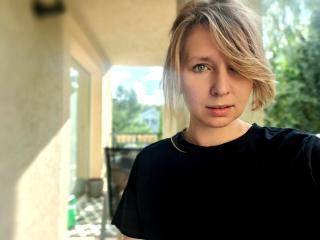 SadieFirt Blowjob XXX Cams - Photo 8/21