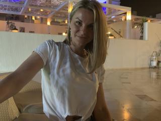 BelleLisaG Live Cam Porn - Photo 14/21