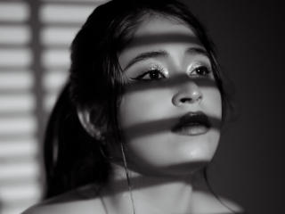 EmiliaSummer Image Gallery
