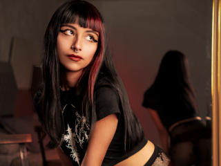 AmeliePavlova live cam model at XLoveCam