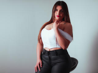 SaraWestt Blowjob XXX Cams - Photo 8/21