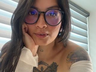 NiaWhite Pussy Video Webcam - Photo 6/21