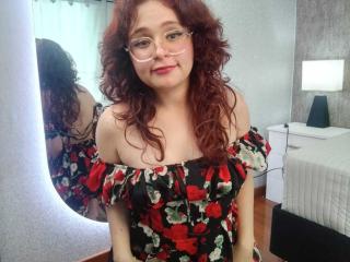 AlanisSweet live cam model at XLoveCam