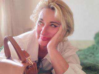 MilanaAlvis live cam model at XLoveCam
