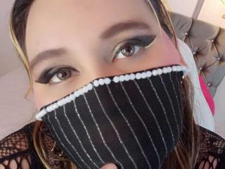 SalmaAzaman Blowjob XXX Cams - Photo 5/21