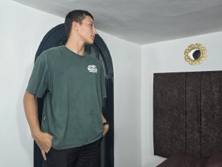 DavidLatinX live cam model at XLoveCam