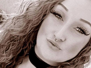 Licaink-hot live cam model at XLoveCam
