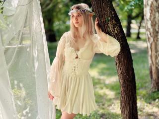 Watch KarolinaRay-hot live on cam on XLoveCam