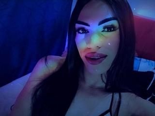 MargotFerraCute live cam model at XLoveCam