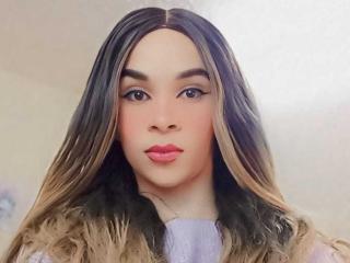 SophieMiaa live cam model at XLoveCam