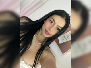 IsabellaJames Chatte en Chaleur - Photo 6/21
