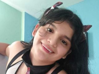 AlinaFoxyLina Webcam Porno Live - Photo 5/5
