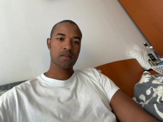 Alixo live cam model at XLoveCam