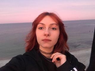 Meeduza live cam model at XLoveCam