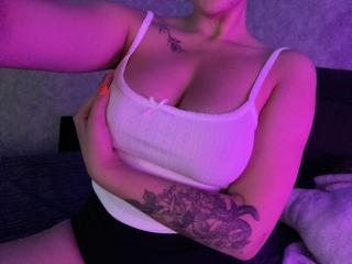 Olieri Masturbation Cam Video - Photo 10/21