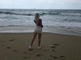 CelineLorri live cam model at XLoveCam