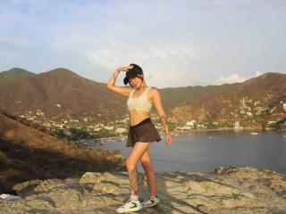 AriannaWhiteX live cam model at XLoveCam