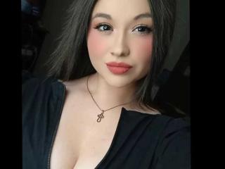CarolineHera live cam model at XLoveCam