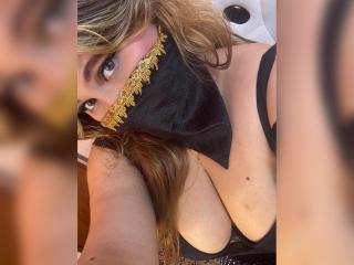 SalmaAzaman Blowjob XXX Cams - Photo 16/21