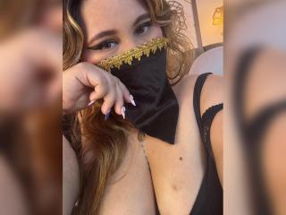 SalmaAzaman Blowjob XXX Cams - Photo 15/21