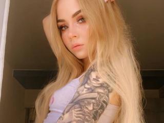 AmelyCollie live cam model at XLoveCam