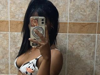 DonnaBella69 live cam model at XLoveCam