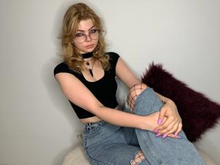 ZoeCharming MILF Live - Photo 4/7
