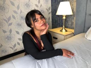 ArianaCruz live cam model at XLoveCam