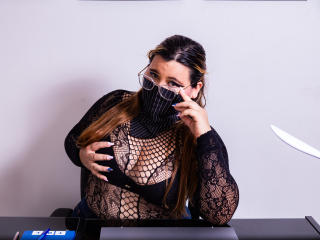 SalmaAzaman Blowjob XXX Cams - Photo 12/21