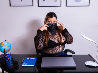 SalmaAzaman Blowjob XXX Cams - Photo 11/21