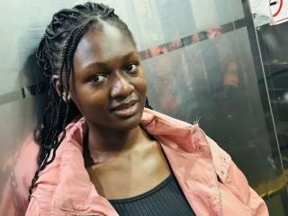 SweetMelanin live cam model at XLoveCam
