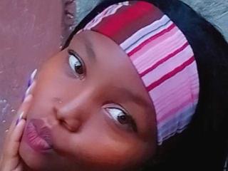 Sweetsia live cam model at XLoveCam