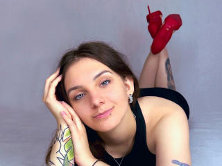 MayaSchatz-hot live cam model at XLoveCam