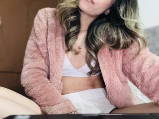 AdharaCooper Webcam Porno Live - Photo 17/21