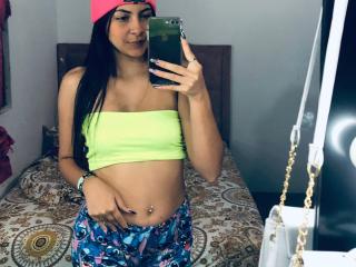 AliceSaadi Webcam Porno Live - Photo 10/13