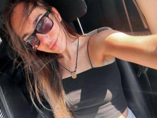 AraiaSheri live cam model at XLoveCam