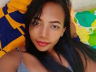DameDeLuxe live cam model at XLoveCam