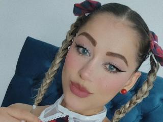 Samhanttha live cam model at XLoveCam